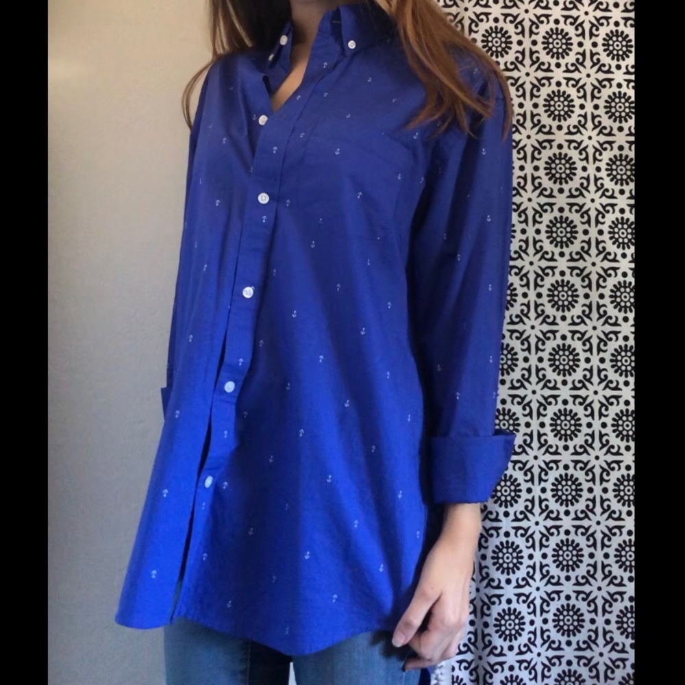 Men’s medium long sleeve button up